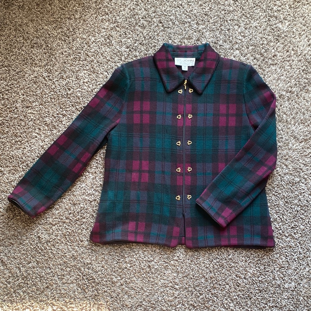St John’s Women’s Zip Jacket with gold details